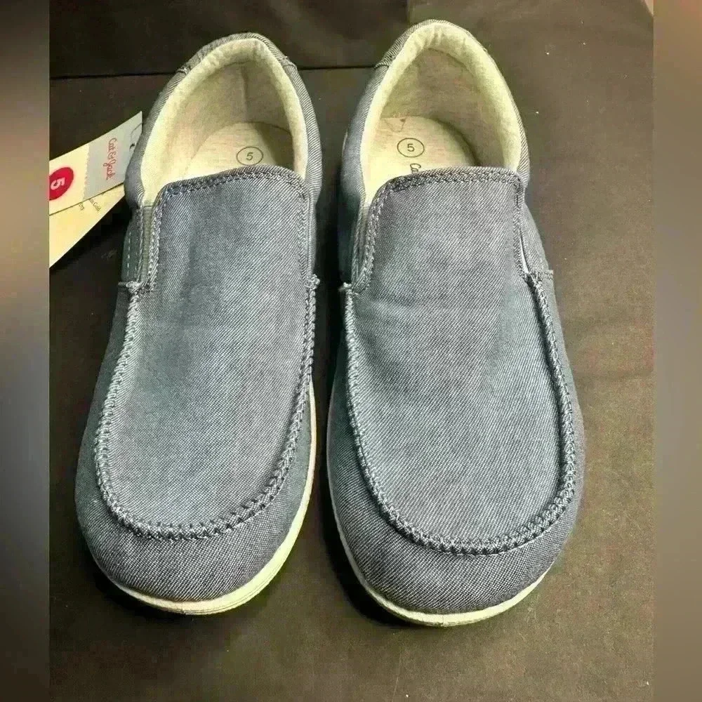 Cat and Jack shoes Unisex size 5 Slip On Tennis Shoes